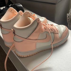 Nike dunk high sail crimson tint